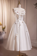 Beautiful Straps Satin Prom Dress with Exquisite Beads and flower Appliques